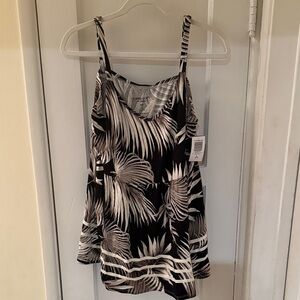 Torrid Black and White Leaf Print Shirt